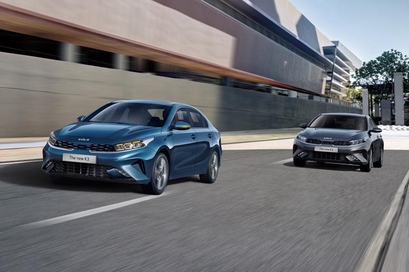 Nhà phân phối sử dụng tên gọi Kia K3 cho phiên bản 2022, đưa mức giá khởi điểm lên từ 559 triệu đồng, bổ sung một số trang bị để giúp xe cạnh tranh với Hyundai Elantra hay Mazda3.