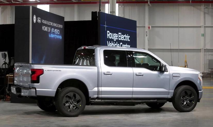 Bán tải F-150 Lightning hoàn toàn bằng điện của Ford. Ảnh: REUTERS / Rebecca Cook / File Photo.