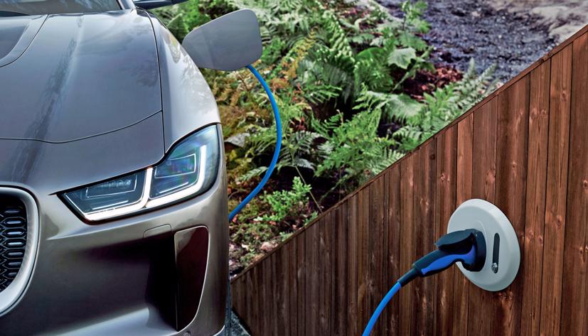 Nước Anh hiện có 9.300 điểm sạc xe chạy điện, trong đó có hơn 1.600 trạm sạc nhanh.