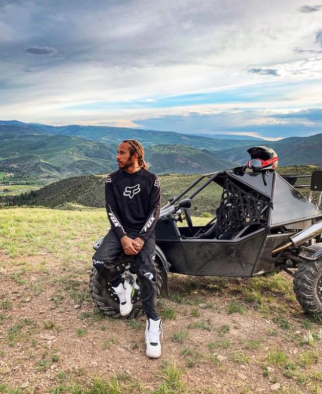 Tay đua F1 số 1 thế giới Lewis Hamilton ti&#234;u tiền như thế n&#224;o? - Ảnh 2