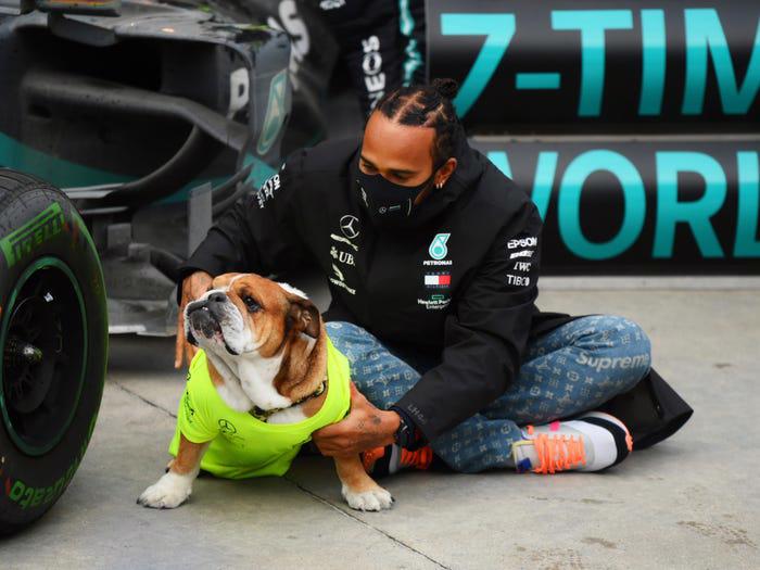 Tay đua F1 số 1 thế giới Lewis Hamilton ti&#234;u tiền như thế n&#224;o? - Ảnh 4