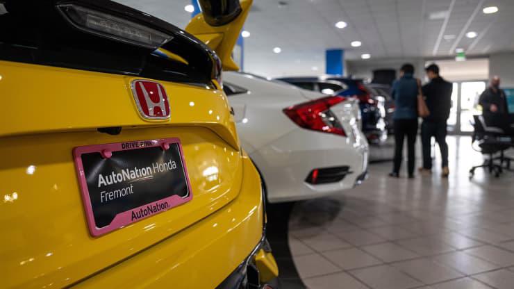 Honda Motor Co. giao xe tại đại lý ô tô AutoNation ở Fremont, California, Hoa Kỳ. Ảnh: Bloomberg.