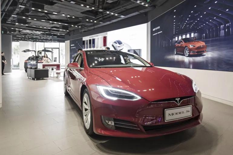 Trong khi Tesla đã giành được vô số người hâm mộ trung thành trên khắp thế giới, thì tại Trung Quốc, Tesla đang đối mặt với một số khách hàng giận dữ.