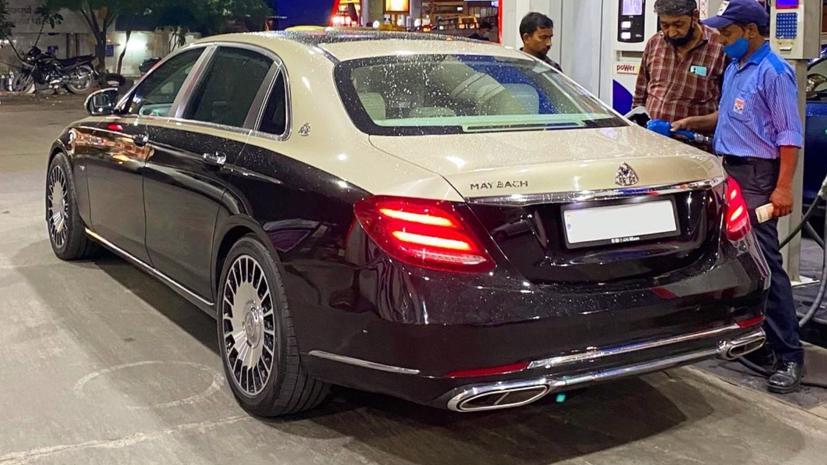 Biến Mercedes E-Class L th&#224;nh Maybach chỉ với 1.500 USD - Ảnh 1