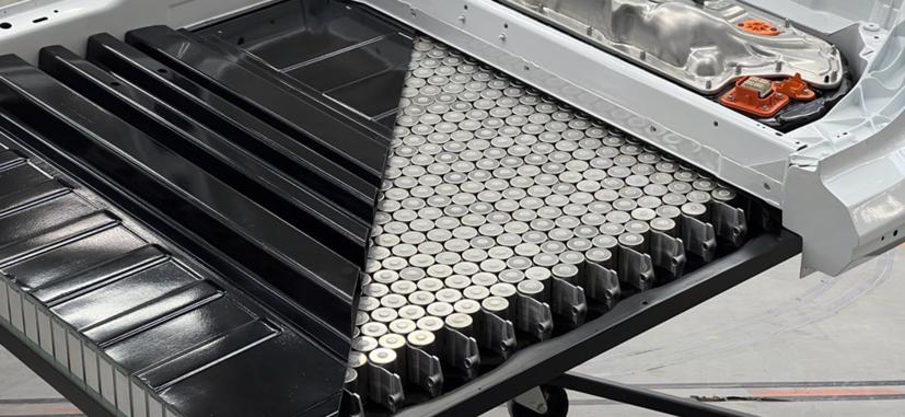 Việc bắt đầu sản xuất tại Gigafactory Berlin không chỉ có ý nghĩa quan trọng đối với sự phát triển của Tesla ở châu Âu mà còn đánh dấu sự ra mắt của một phiên bản mới quan trọng của Model Y. Tesla có kế hoạch chế tạo Model Y mới tại Gigafactory Berlin trên một nền tảng hoàn toàn mới với bộ pin cấu trúc của nó.