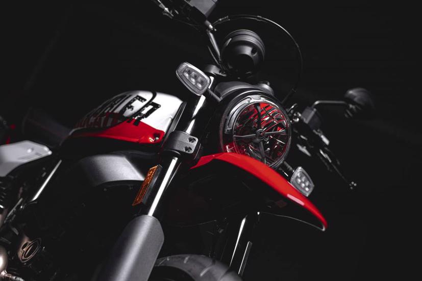 Ducati Scrambler Urban Motard 2022 lộ diện - Ảnh 1