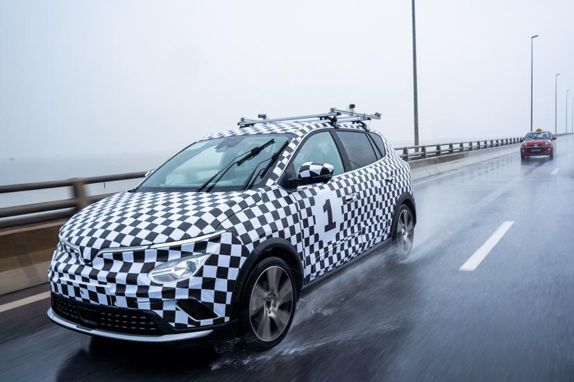 &#212; t&#244; điện VinFast VF e34 chạy thử tr&#234;n đường đ&#244; thị - Ảnh 6