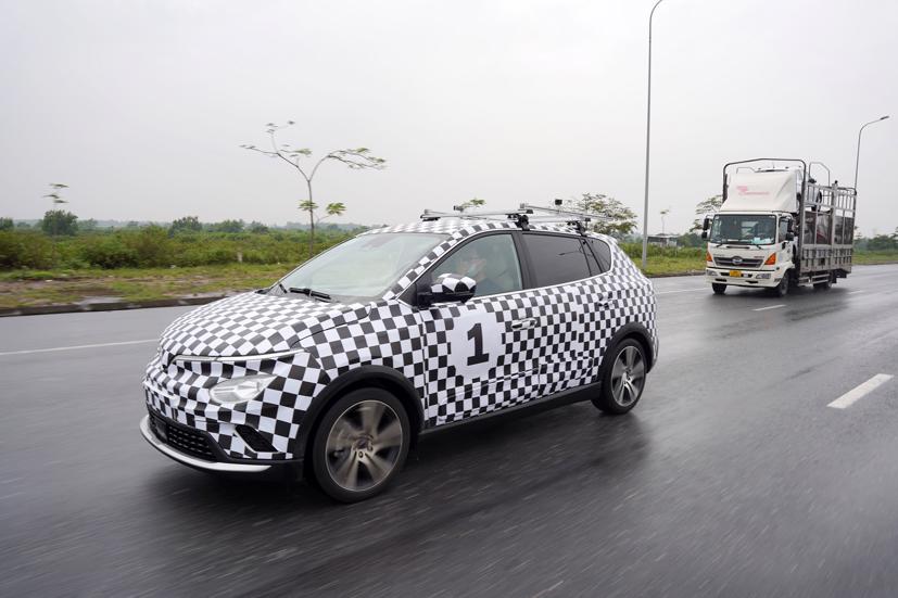 &#212; t&#244; điện VinFast VF e34 chạy thử tr&#234;n đường đ&#244; thị - Ảnh 5