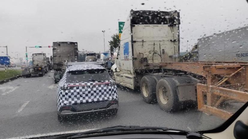 &#212; t&#244; điện VinFast VF e34 chạy thử tr&#234;n đường đ&#244; thị - Ảnh 2