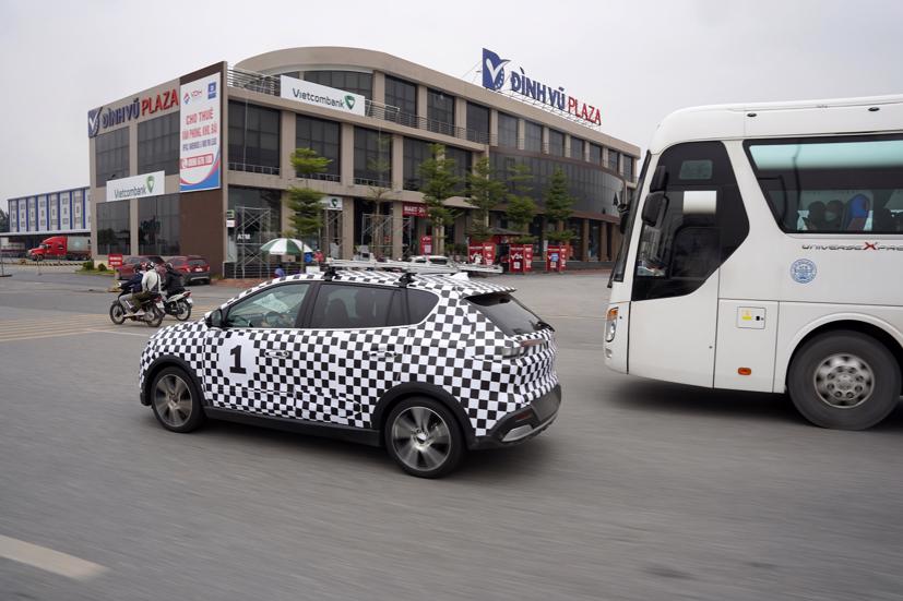 &#212; t&#244; điện VinFast VF e34 chạy thử tr&#234;n đường đ&#244; thị - Ảnh 3