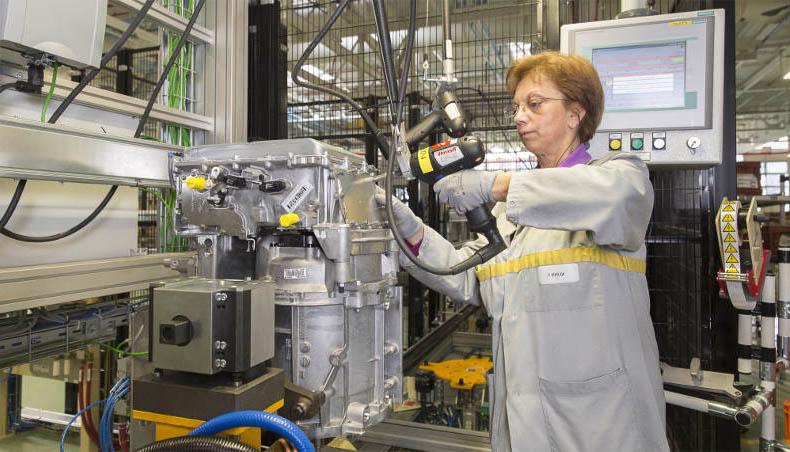 ¼ lao động làm việc trong ngành công nghiệp ô tô Pháp có nguy cơ sẽ mất việc làm khi quốc gia này chuyển đổi sang xu hướng xe điện.