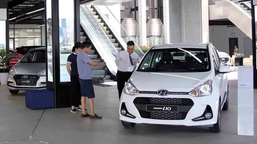 Tâm lý người tiêu dùng đang là tham khảo xe, giá xe và “đặt chỗ” chờ chính sách ưu đãi. Ảnh: Internet