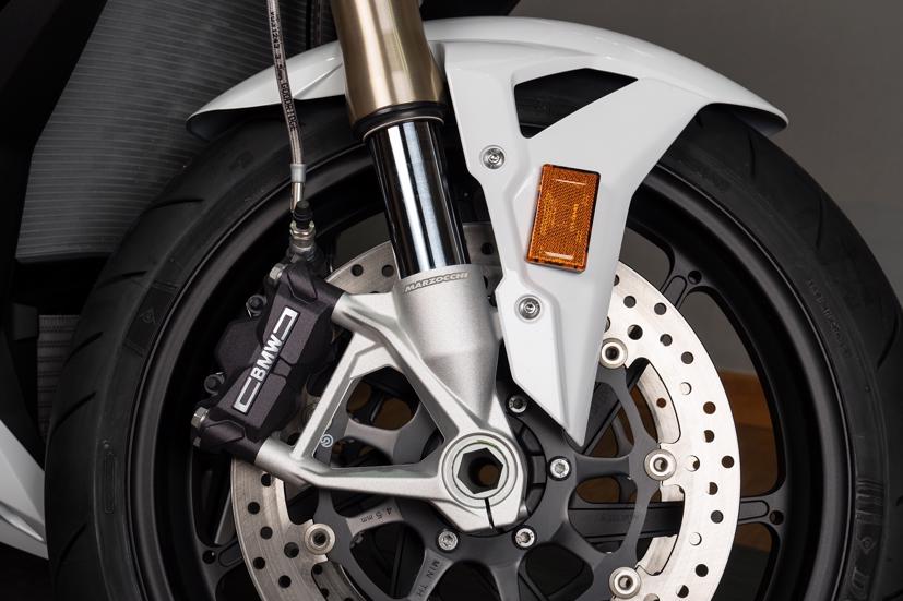 M&#244; t&#244; ph&#226;n khối lớn BMW S 1000 R ra mắt thị trường Việt, gi&#225; từ 669 triệu đồng - Ảnh 3