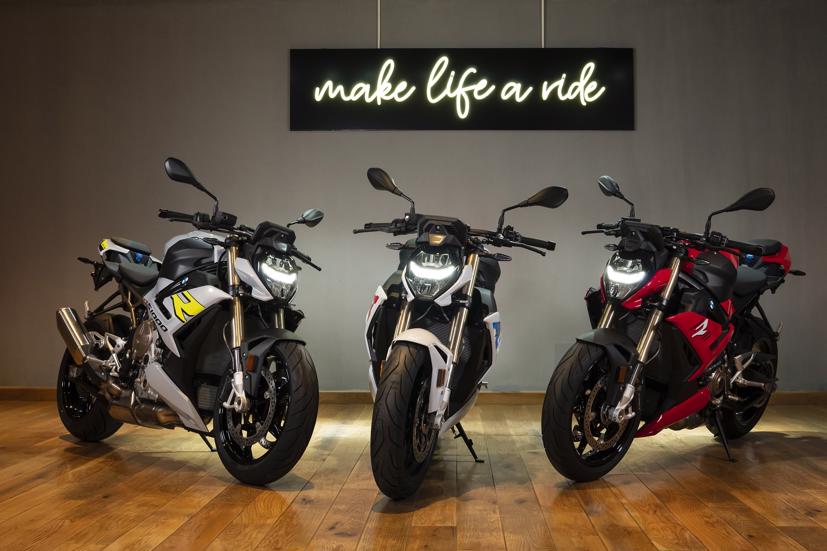 M&#244; t&#244; ph&#226;n khối lớn BMW S 1000 R ra mắt thị trường Việt, gi&#225; từ 669 triệu đồng - Ảnh 2