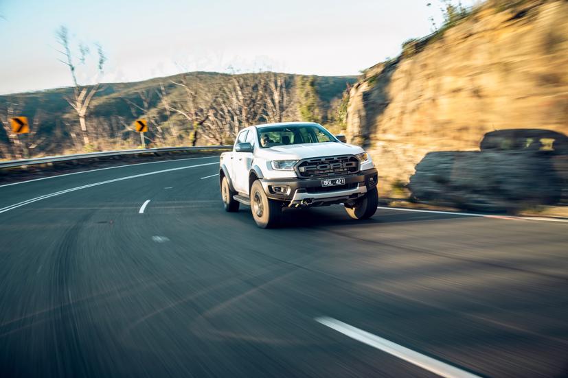 L&#225;i xe tr&#234;n địa h&#236;nh đồi n&#250;i hiểm trở như thế n&#224;o để đảm bảo an to&#224;n? - Ảnh 1