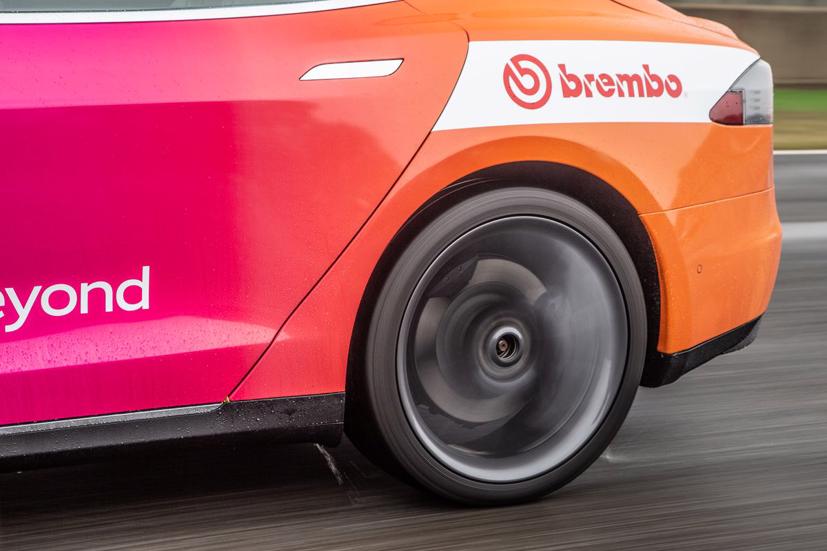 Brembo phát triển công nghệ phanh “thông minh” tích hợp AI - Ảnh 1