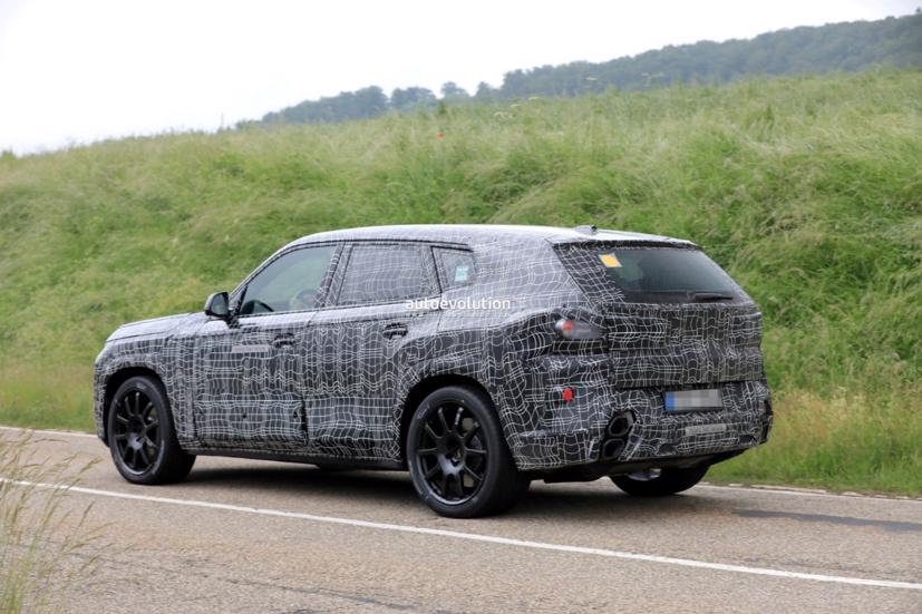 BMW sẽ ra mắt X8 M Plug-in Hybrid SUV Concept v&#224;o ng&#224;y 29 th&#225;ng 11 - Ảnh 2