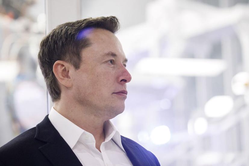 Elon Musk b&#225;n th&#234;m cổ phiếu trị gi&#225; 687 triệu USD - Ảnh 1