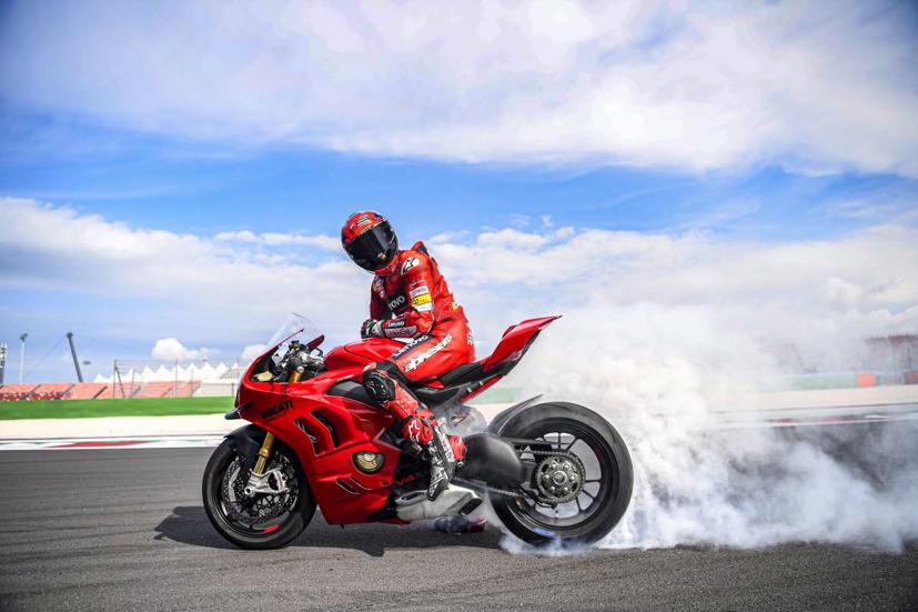 Ducati Panigale V4 2022 ra mắt - C&#244;ng suất 215,5 m&#227; lực, nhiều cập nhật mới - Ảnh 1
