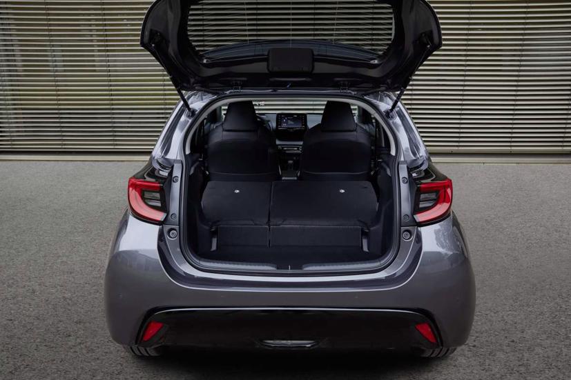 Mazda 2 Hybrid 2022 lộ diện - Ảnh 9