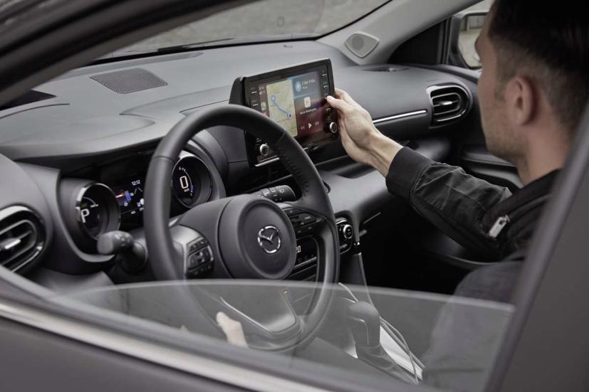 Mazda 2 Hybrid 2022 lộ diện - Ảnh 2