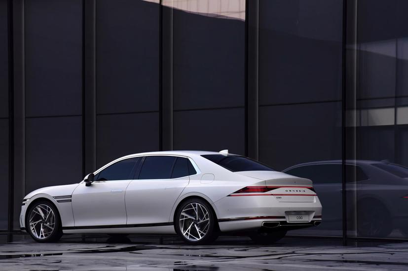 Genesis h&#233; lộ h&#236;nh ảnh nội thất, th&#244;ng số kỹ thuật v&#224; t&#237;nh năng của sedan si&#234;u sang G90 - Ảnh 3