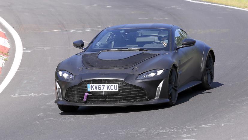 Si&#234;u xe Aston Martin V12 Vantage 2022 lộ th&#234;m ảnh mới - Ảnh 2