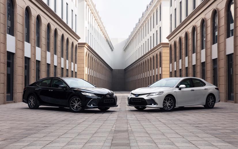 Toyota Camry mới ch&#237;nh thức c&#243; mặt tại đại l&#253; từ h&#244;m nay, th&#234;m phi&#234;n bản Hybrid - Ảnh 1
