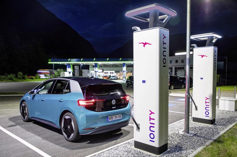 Volkswagen tăng tốc độ sạc cho c&#225;c mẫu ID 77kWh - Ảnh 1
