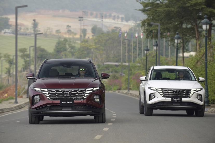Hyundai Tucson đang bị đẩy giá chênh gần 100 triệu so với giá niêm yết.