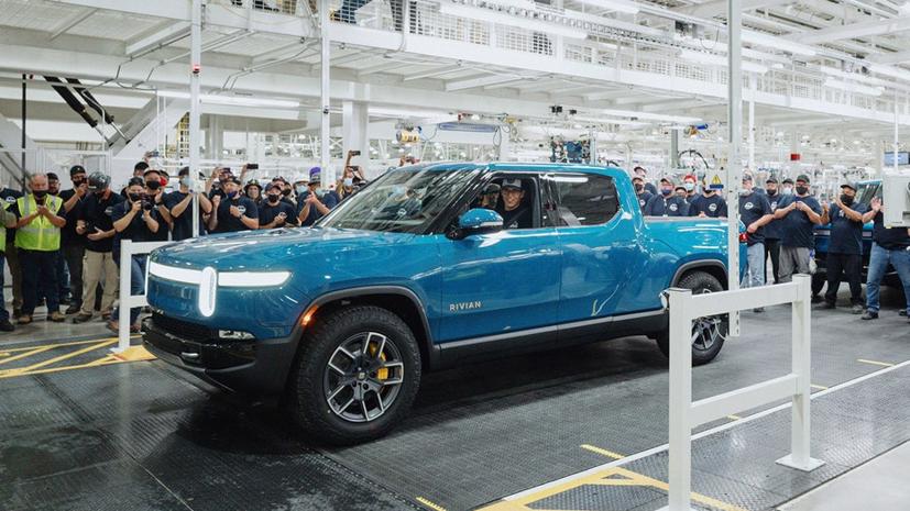 Rivian hoãn giao các mẫu xe bán tải, SUV chạy pin lớn đến năm 2023 - Ảnh 1