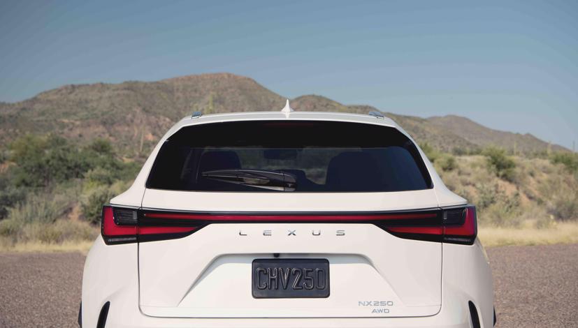 Lexus sắp thay thế logo bằng c&#225;c chữ c&#225;i ph&#237;a sau c&#225;c loại xe - Ảnh 1