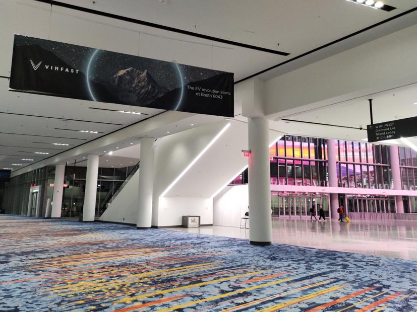 H&#233; lộ h&#236;nh ảnh gian h&#224;ng v&#224; xe điện VinFast chuẩn bị tr&#236;nh l&#224;ng tại CES 2022 - Ảnh 1