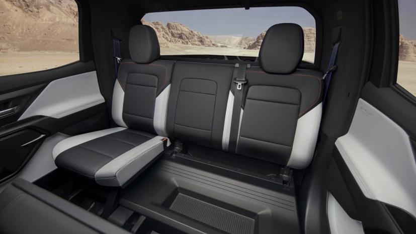 B&#225;n tải điện Chevrolet Silverado EV 2024 tr&#236;nh l&#224;ng tại Mỹ k&#232;m gi&#225; b&#225;n chi tiết - Ảnh 10