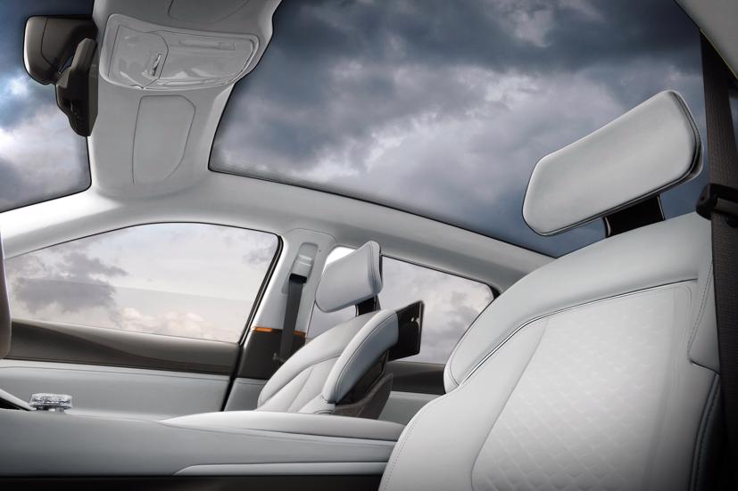 CES 2022: Chrysler ra mắt Airflow Concept, sẽ chỉ ph&#225;t triển EV v&#224;o năm 2028 - Ảnh 10