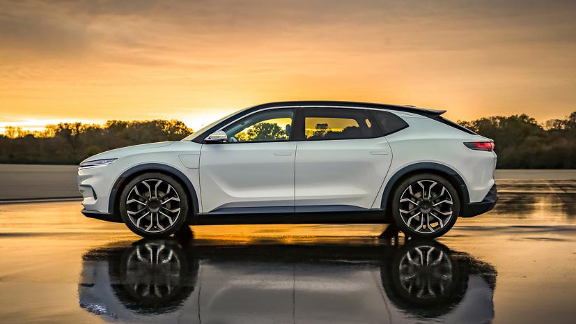 CES 2022: Chrysler ra mắt Airflow Concept, sẽ chỉ ph&#225;t triển EV v&#224;o năm 2028 - Ảnh 1