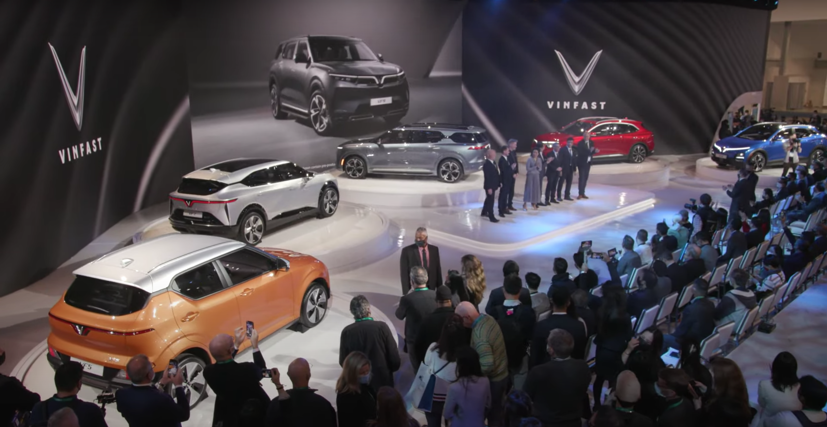 &#160;VinFast ch&#237;nh thức ra mắt dải xe điện ho&#224;n chỉnh k&#232;m gi&#225; b&#225;n tại CES 2022  - Ảnh 4