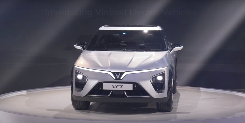 &#160;VinFast ch&#237;nh thức ra mắt dải xe điện ho&#224;n chỉnh k&#232;m gi&#225; b&#225;n tại CES 2022  - Ảnh 3