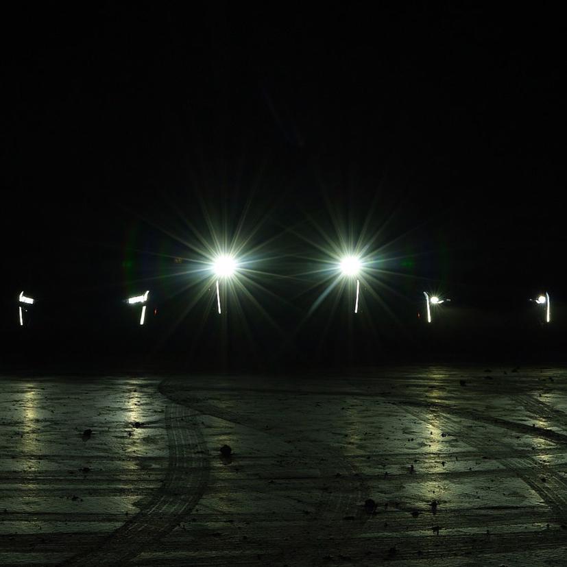 Cadillac Escalade V nh&#225; h&#224;ng với động cơ V8 - Ảnh 1