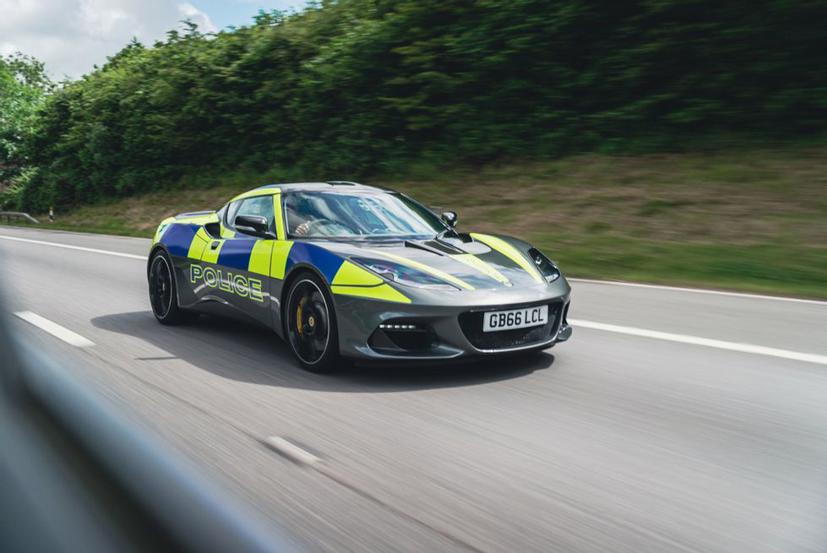 10 xe cảnh sát tốc độ nhất thế giới - Ảnh 7