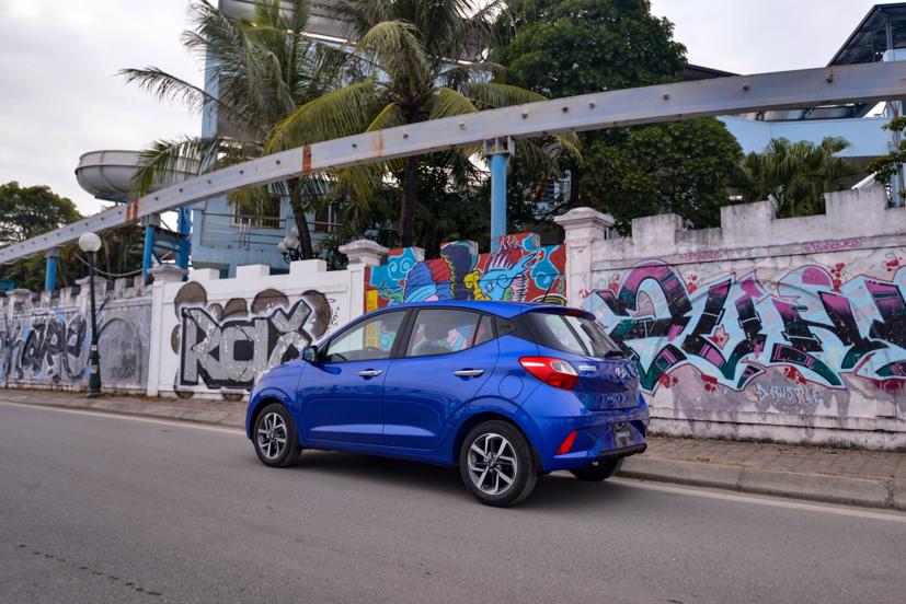 Hyundai Grand i10 2021 sở hữu kích thước Dài x Rộng x Cao lần lượt là 3.850 x 1.680 x 1.520mm (bản hatchback), phiên bản sedan dài hơn 145mm.