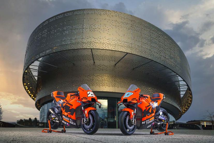 MotoGP 2022: KTM tiết lộ xe đua mới cho m&#249;a giải 2022 - Ảnh 3