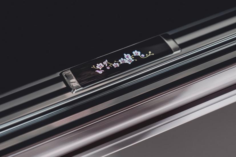 Si&#234;u phẩm Rolls-Royce Phantom đi&#234;u khắc độc nhất v&#244; nhị d&#224;nh cho Singapore - Ảnh 4