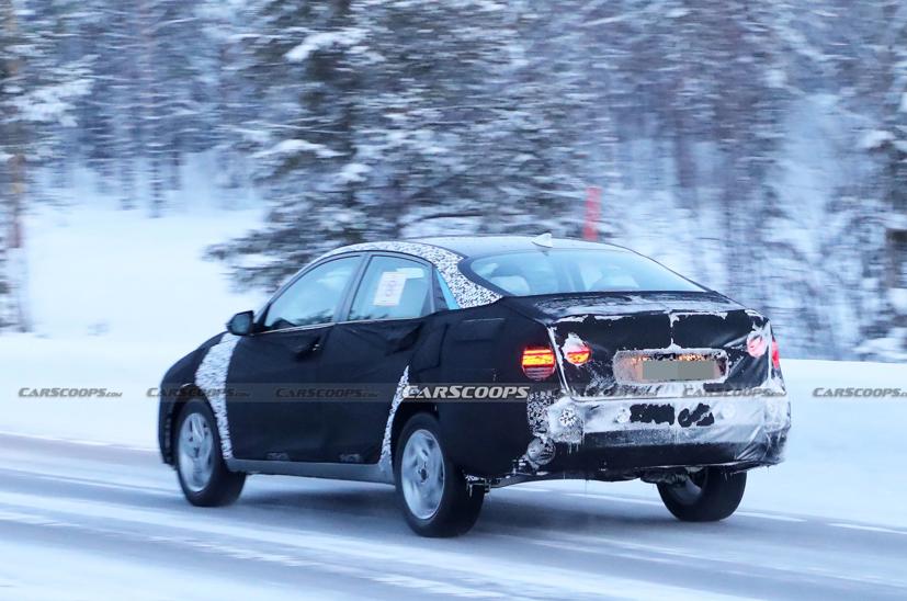 Hyundai Accent 2023 lộ ảnh thử nghiệm mới nhất - Ảnh 3