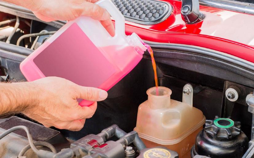 Mẹo làm sạch két nước ô tô với dung dịch vệ sinh chuyên dụng - Ảnh 1