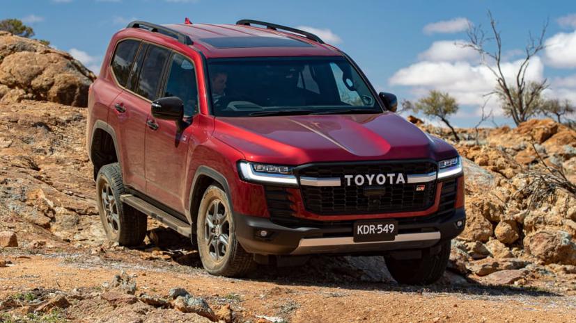 Toyota LandCruiser có thể sử dụng động cơ V8 hydrogen - Ảnh 1