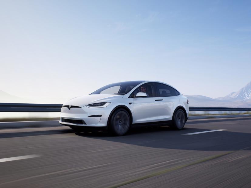 Tesla Model X lại lùi ngày giao xe cho khách đến tháng 7/2022 - Ảnh 1