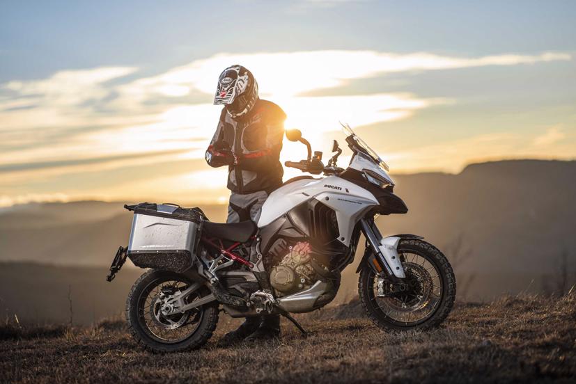 Ducati Multistrada V4 2022 sẽ được trang bị hệ thống treo tự động hạ thấp - Ảnh 1
