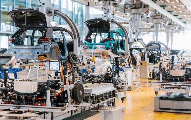 Việc sản xuất VW ID3 ở Dresden đã bị ảnh hưởng do ảnh hưởng ở Ukraine.khiến một số linh kiện bị vận chuyển chậm.