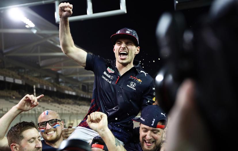 Đương kim v&#244; địch F1 Max Verstappen gia hạn hợp đồng với Red Bull Racing đến năm 2028 - Ảnh 1